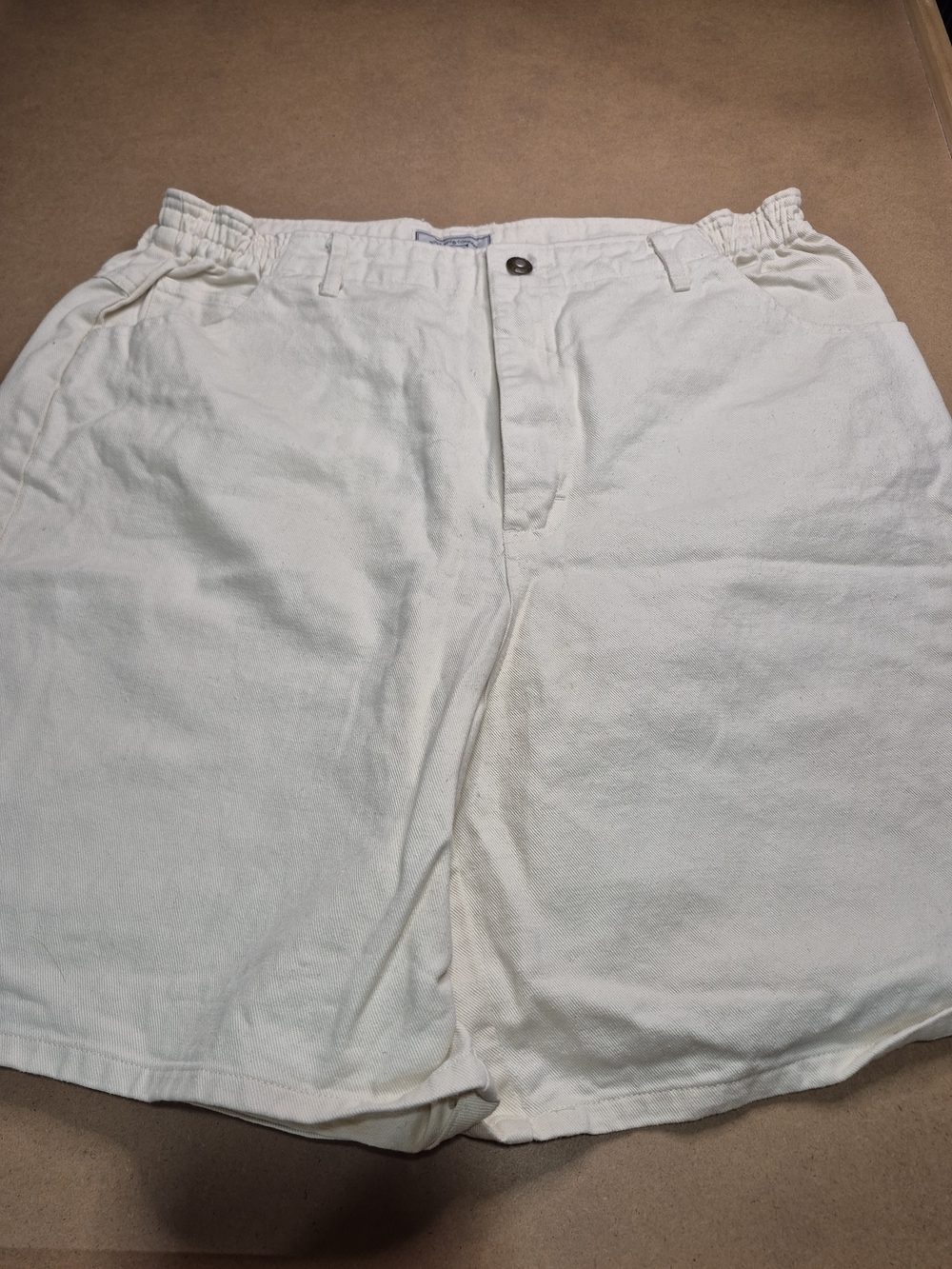 Bugle Boy Cream Casual Women's Shorts
